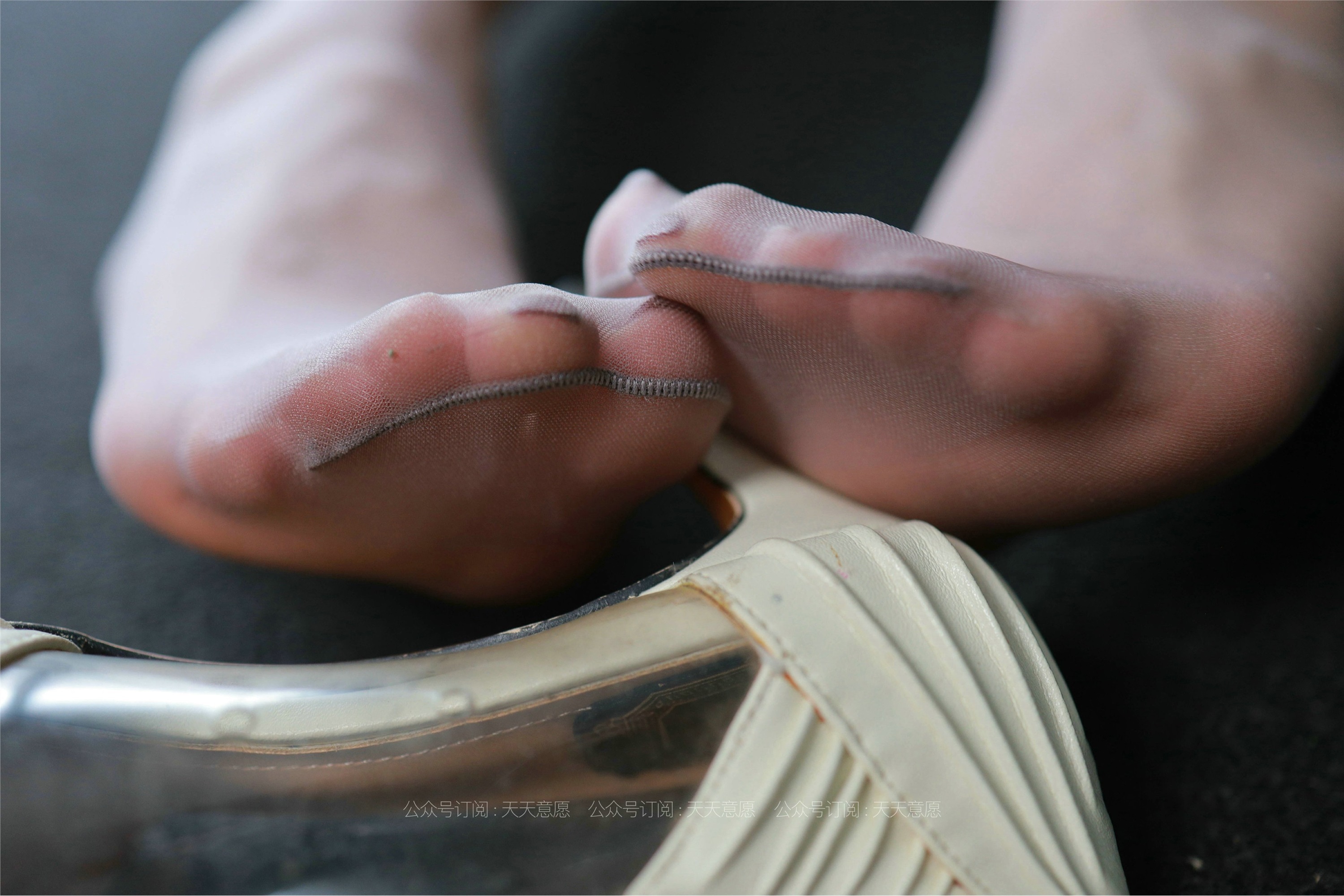 IESS异思趣向 - 模特：羽西《性感青花瓷》